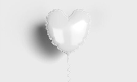 Time-limited Freebie: Heart-shaped Ballon Mockup Set